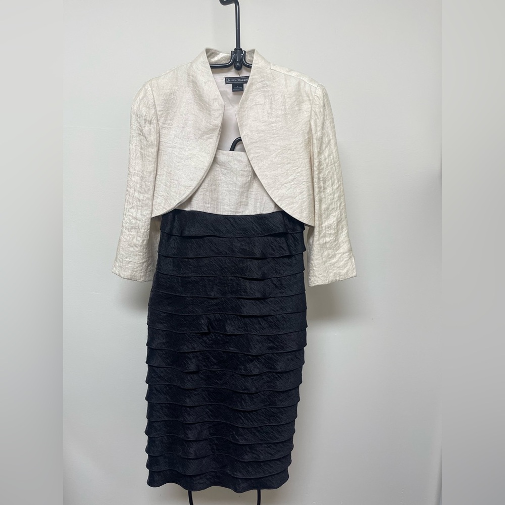 Elegant Black and Cream Skirt by [Brand]
Jessica Howard